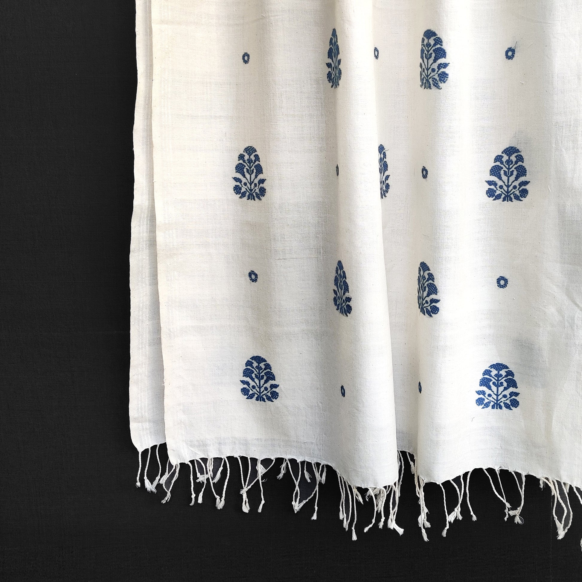 Raw White Ranghar Pattern Cotton Stole