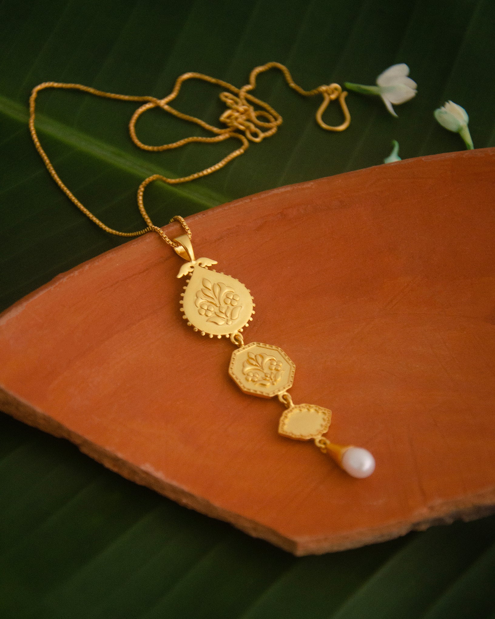 Seng Pendant