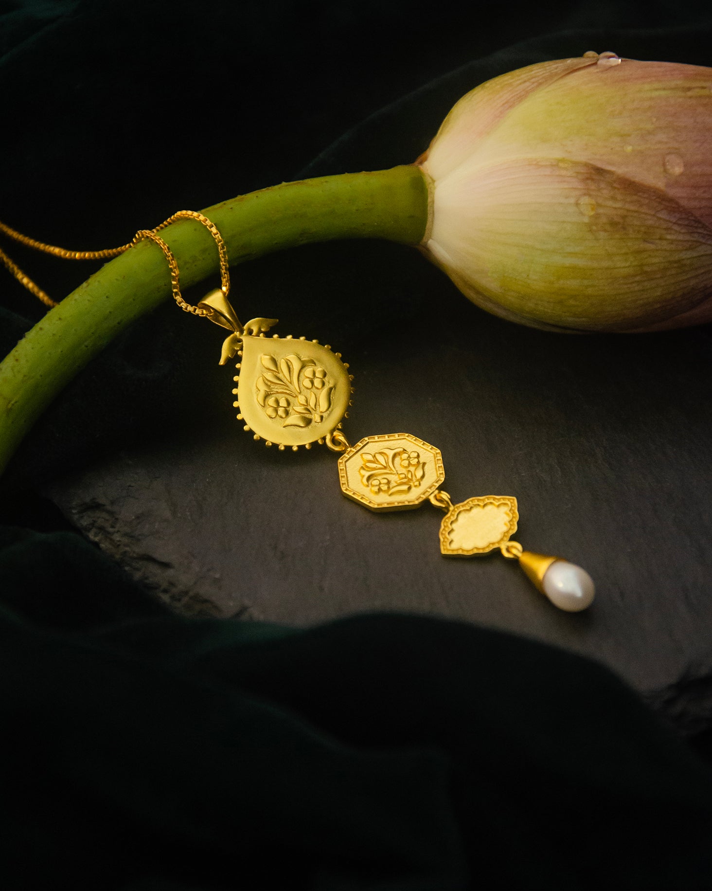 Seng Pendant
