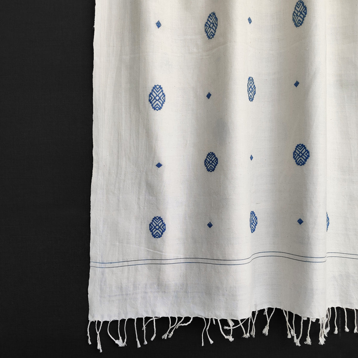 Raw White Phoolam Pattern Cotton Stole