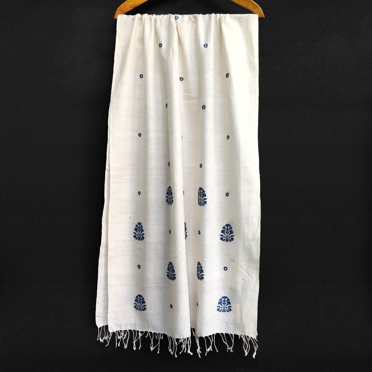 Raw White Ranghar Pattern Cotton Stole